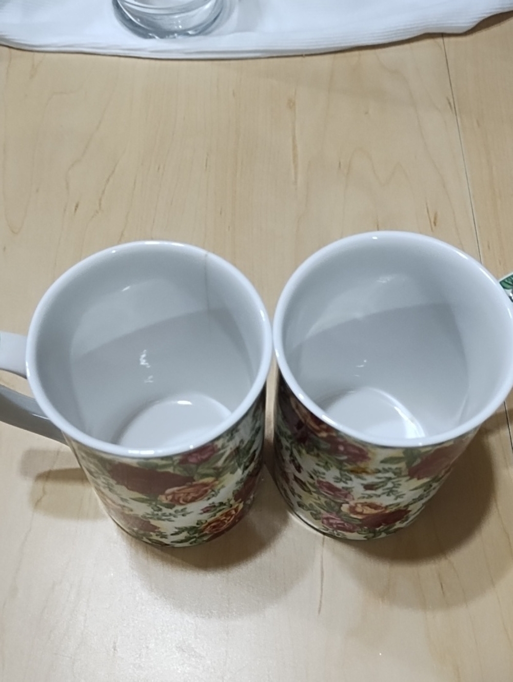 EUC Royal Albert Floral Rose Pattern Mugs in White and Pink